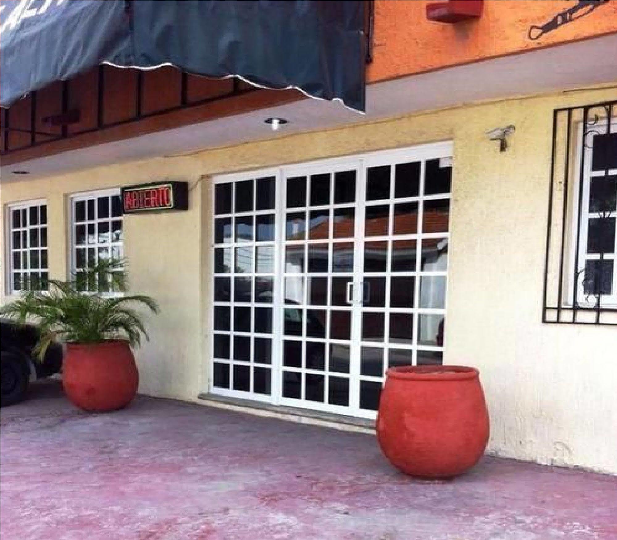 Hotel Ticuch Melida Plaza Cancún Exterior foto